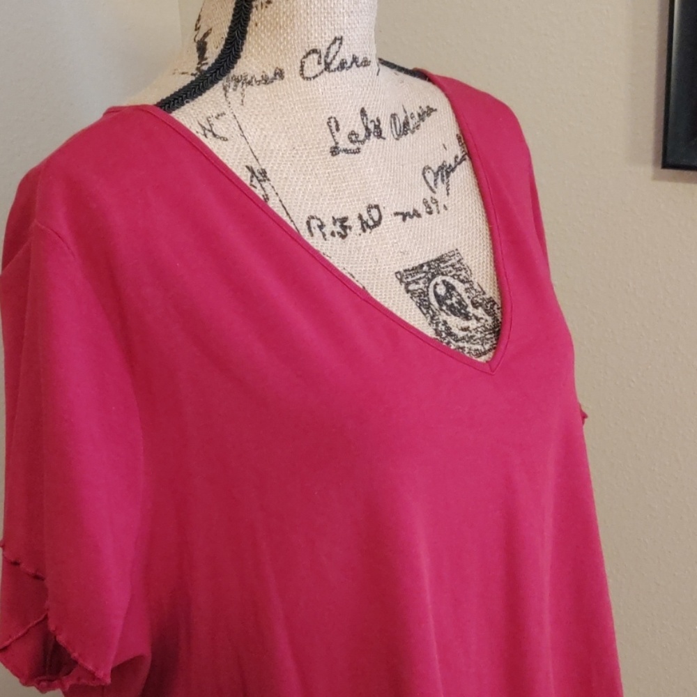 Red V-neck split Sleeve Tee